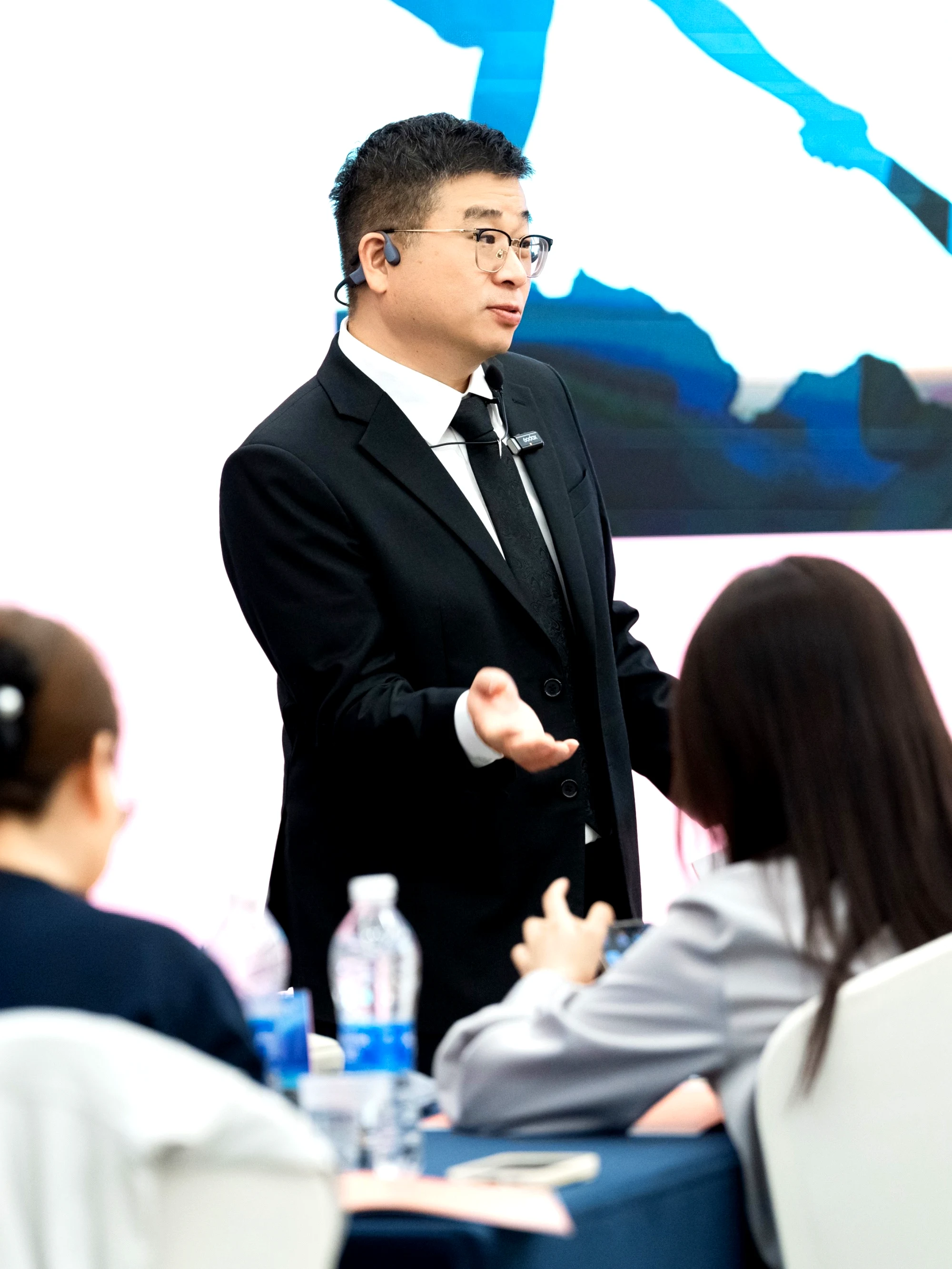 Ethan Coach 带领学员现场教练工作坊